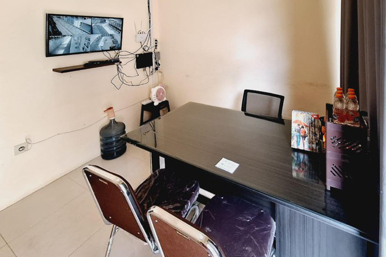 Public Area, Ayani Guest House RedPartner, Blitar