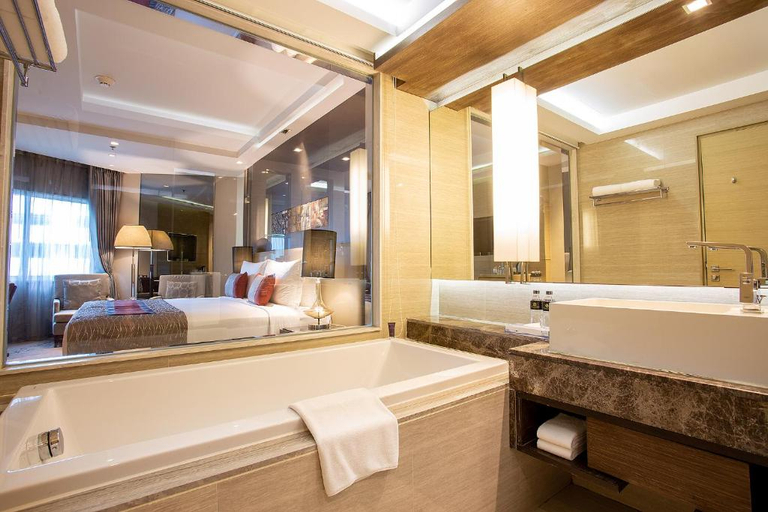 Bathroom 4, Graceland Hotel Bangkok, Wattana