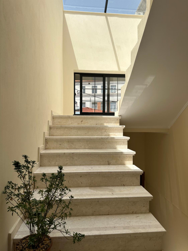 Others 2, Central Comfort Suites, Tiranës