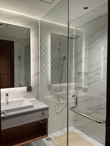 Bathroom 5, Grand Travello Hotel Bekasi, Bekasi
