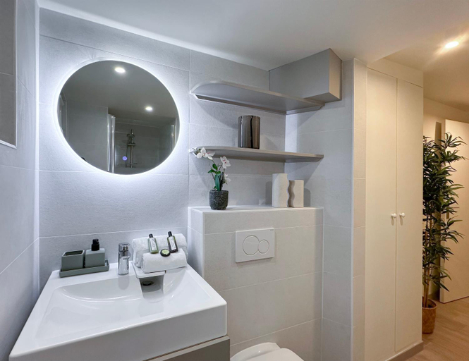 Bathroom 3, Brand new properties near La Madeleine !, Paris
