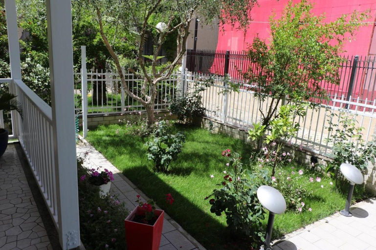 Garden 2, Twin Villa, Kavajës
