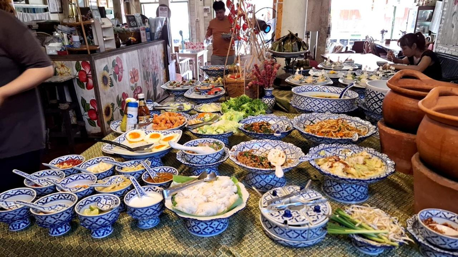 Food & Drinks 5, Baanrak Amphawa, Amphawa
