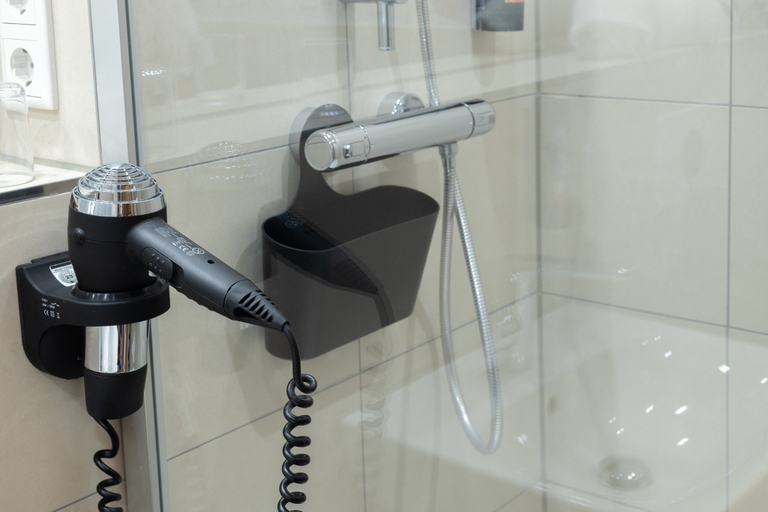 Bathroom 4, Holiday Inn - the niu, STREAM M�NCHENGLADBACH by IHG, Mönchengladbach