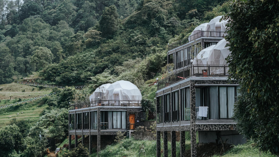 Exterior 8