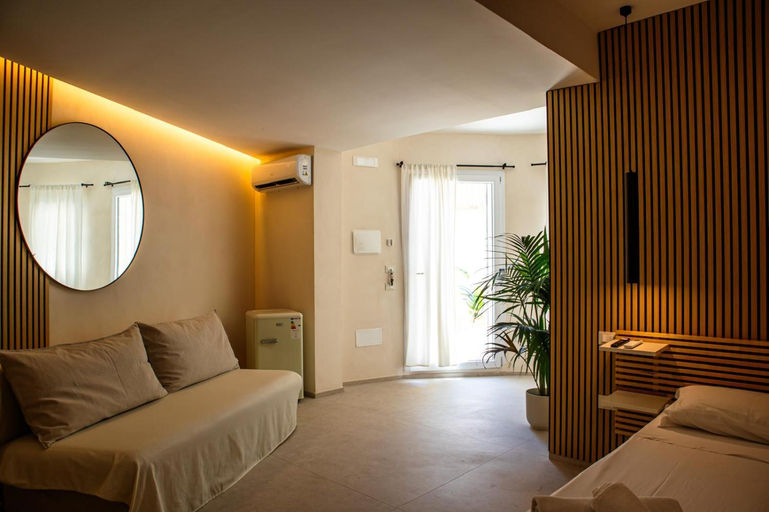 Others 5, Suites Mediterranee, Taranto