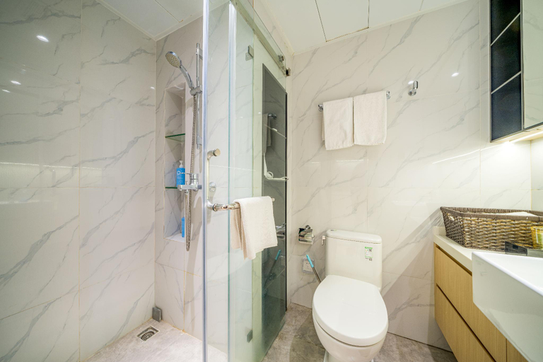 Bathroom 14