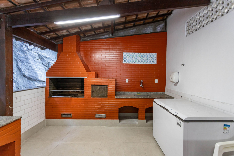 Room 2, Charming 9 Minutes From Botafogo Beach Mrf1307, Rio de Janeiro