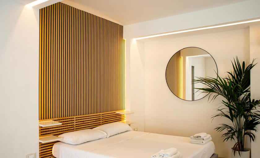Others 4, Suites Mediterranee, Taranto