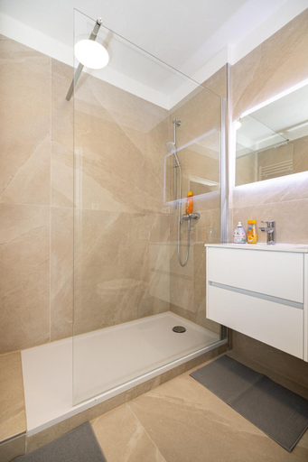Shower 3, Penthouse Wohnungen mit Ausblick, Würzburg