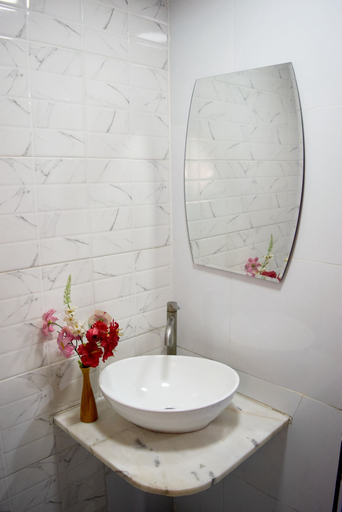 Bathroom 14