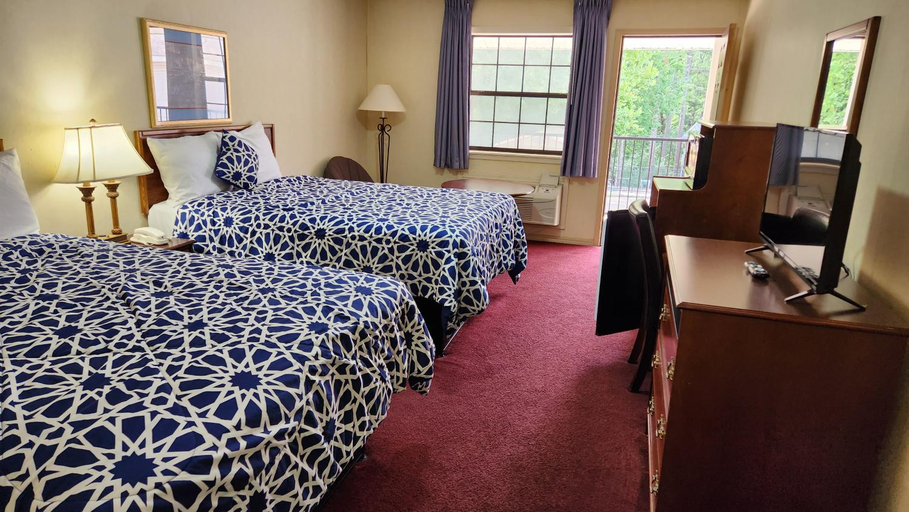 Bedroom 2, Swiss Village Inn Eureka Springs, Carroll