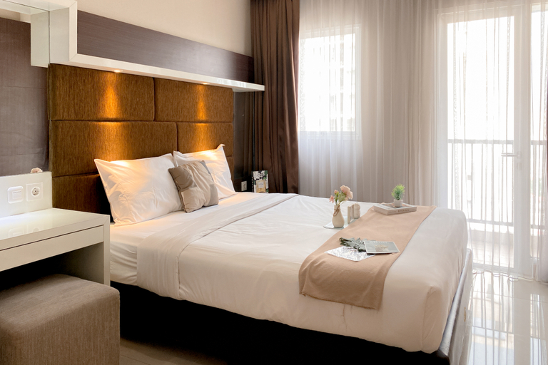 Good Deal and Comfy Studio Apartment Signature Park Grande By Travelio, Jakarta