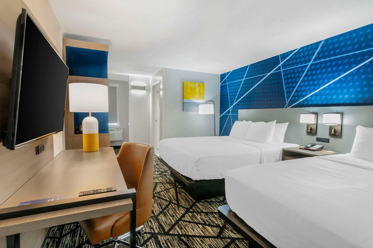 Bedroom 2, Comfort Inn, Kansas City