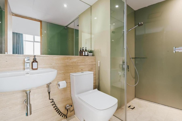 Bathroom 4, Vortex KLCC by apartx, Kuala Lumpur