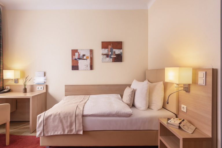 Bedroom 3, Garner Hotel HAMBURG - WANDSBEK MARKTPLATZ by IHG, Hamburg