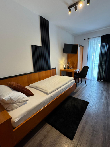 Bedroom 2, Hotel Gasthof zum Wulfen, Amberg-Sulzbach