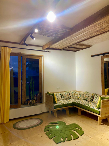 Others 4, Eco Art House