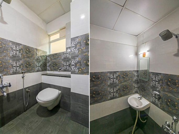 Bathroom 4, Hotel Grand Suites, Bangalore
