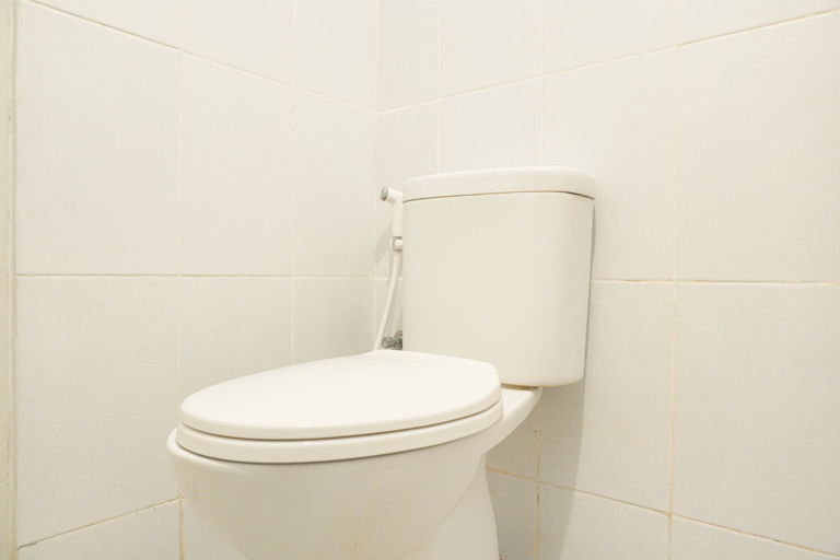 Bathroom 5, Spacious 1BR at High Floor Tokyo Riverside PIK 2 Apartment By Travelio, Tangerang