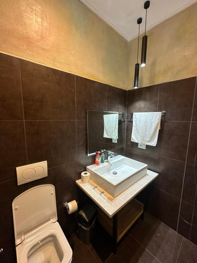 Others 5, Central Comfort Suites, Tiranës