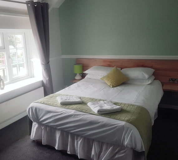 Bedroom 2, Brewers Lodge, Caerphilly