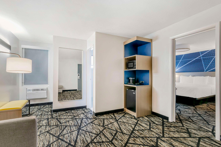 Bedroom 3, Comfort Inn, Kansas City