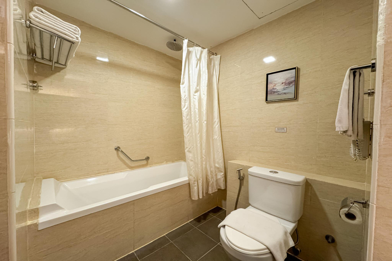 Bathroom 10