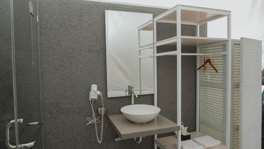 Bathroom 7