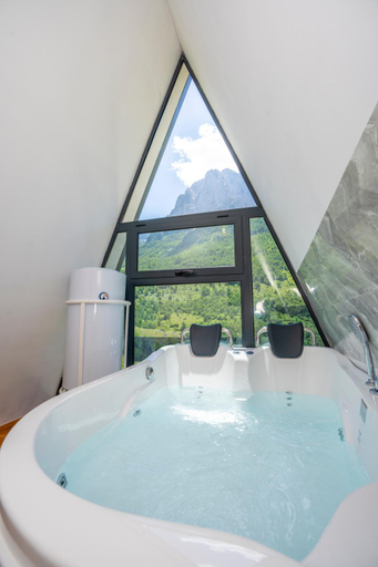 Bathroom 2, Arditi's Chalets, Malësi e Madhe