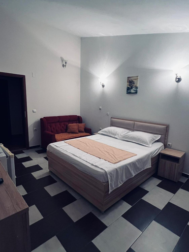 Others 5, Villa Pelinku