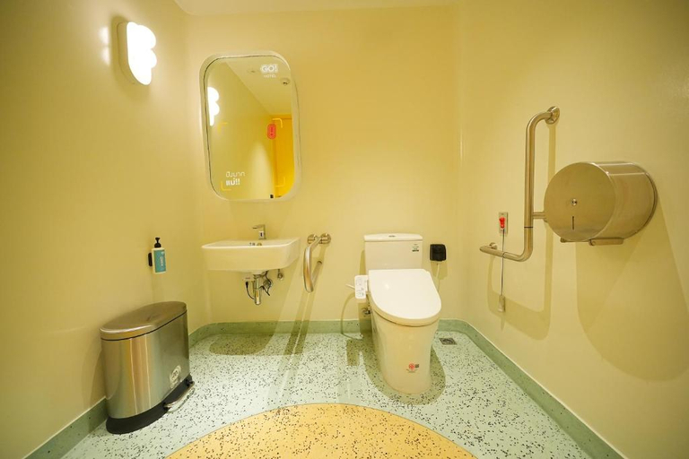 Bathroom 5, Go Hotel Chonburi, Muang Chon Buri