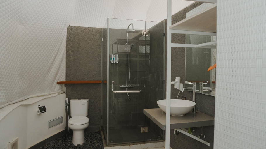 Bathroom 9