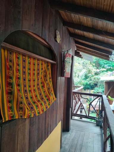 Others 4, Al Carajo House Backpackers Host, Santa Elena