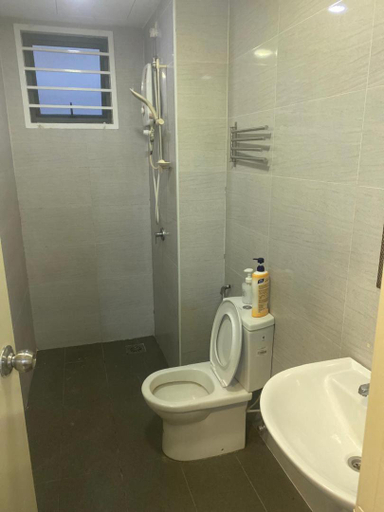 Bathroom 10