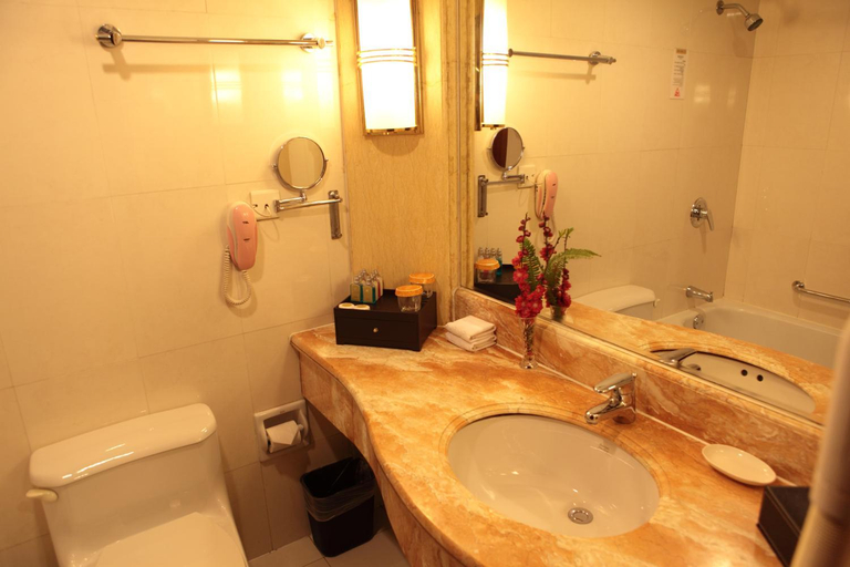 Bathroom 4, Emeishan Grand Hotel, Leshan