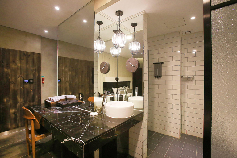 Bathroom 8