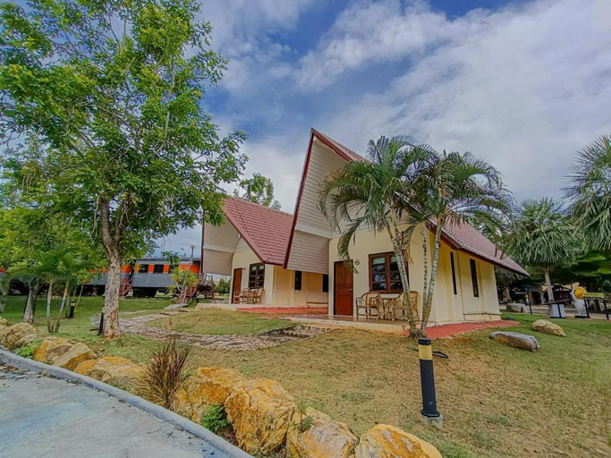 Exterior 8