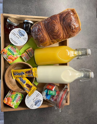Food & Drinks