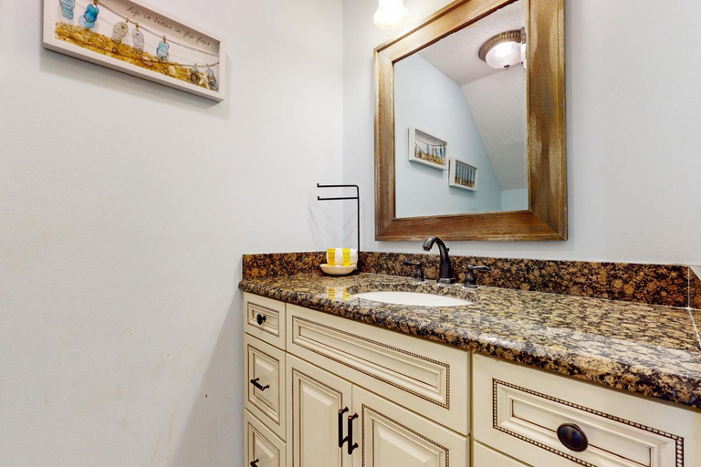 Bathroom, Aegean 330, Okaloosa