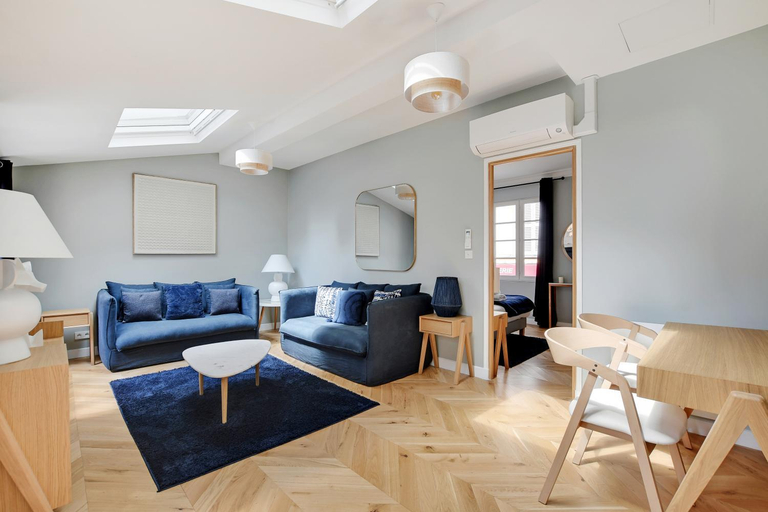 Others 4, Pick A Flat's Apartments in Montmartre - Rue Lepic, Paris