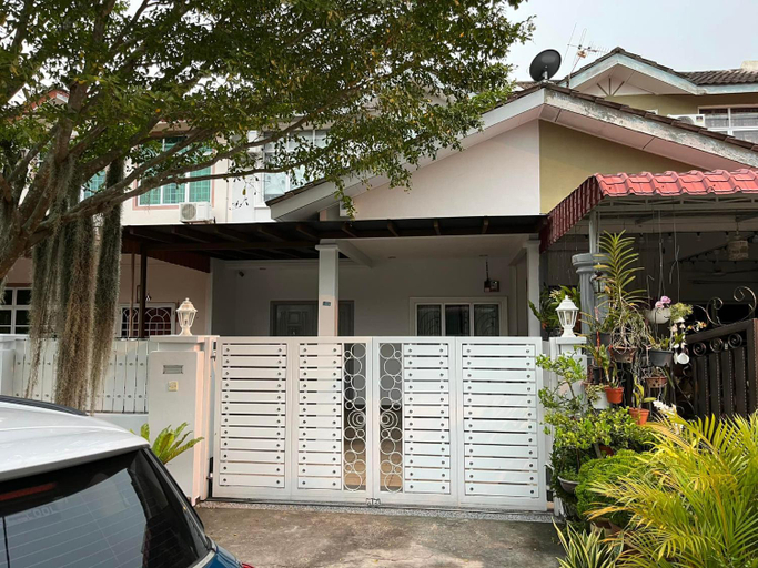 Exterior 9