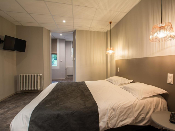 Bedroom 3, Logis Hotel-Restaurant Le Commerce, Aveyron