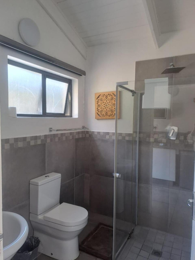 Bathroom 3, The Spotted Grunter Resort, O.R.Tambo