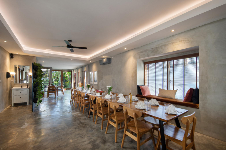 Food & Drinks 5, Huge 11 BR Villa, Sleeps 41, Prime Area, Near Beach, Badung