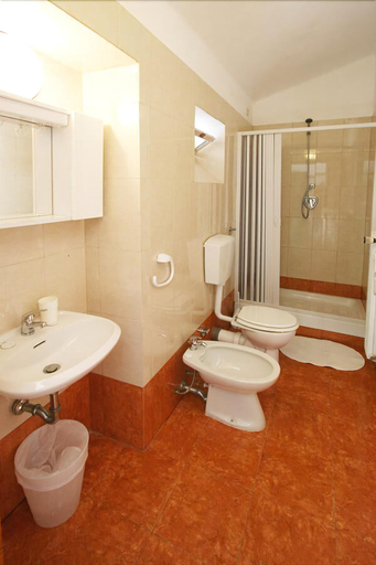 Bathroom, Santuario Nostra Signora di Soviore, La Spezia