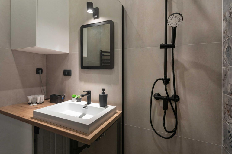 Bathroom 2, Modern and Design Apartment Near the Main Square, Zagreb