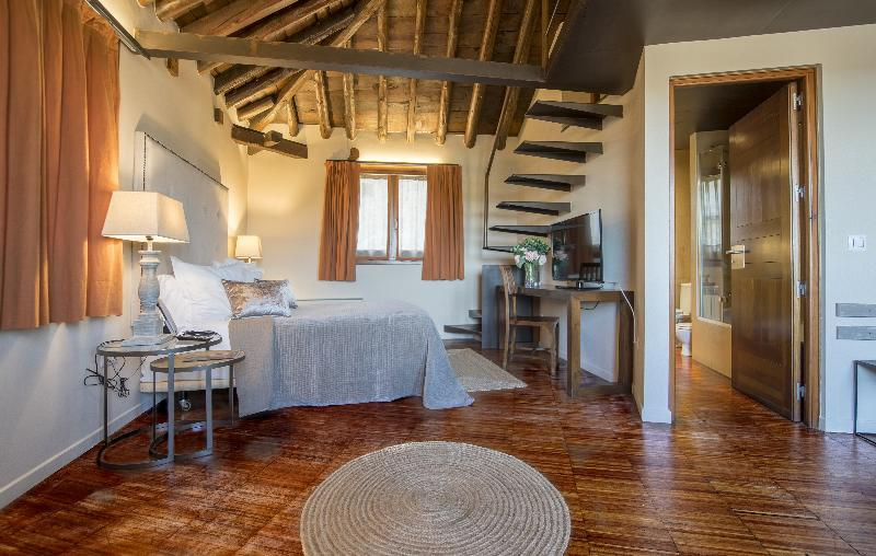 Bedroom 2, Abad Toledo, Toledo