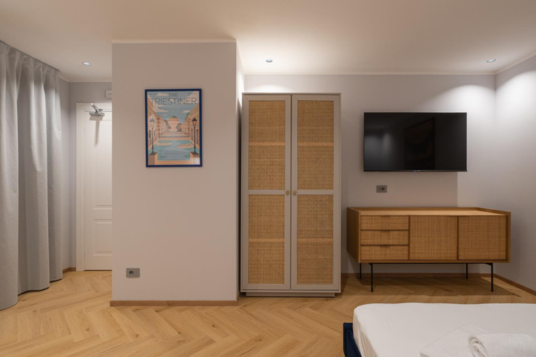 Others 4, 23 Suites, Trieste