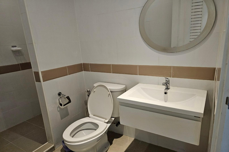 Bathroom 19